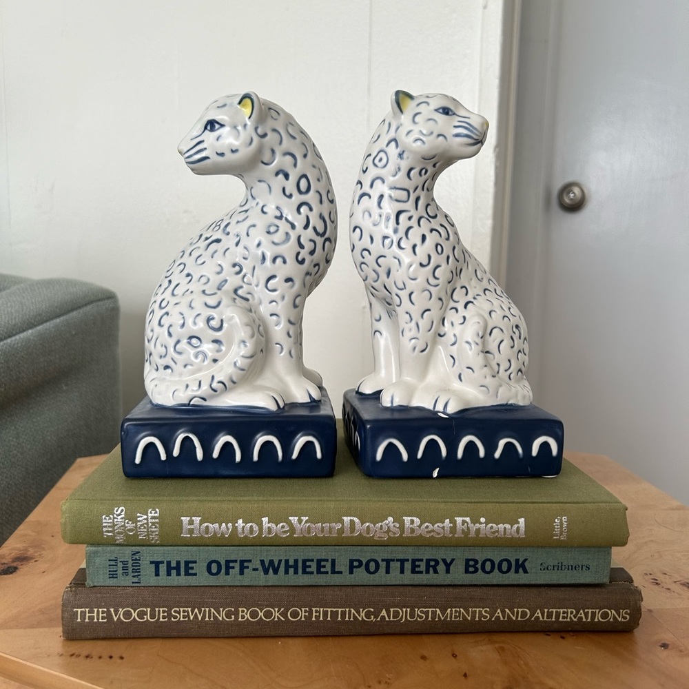 RARE opalhouse blue and white ceramic big cat book ends 🐆